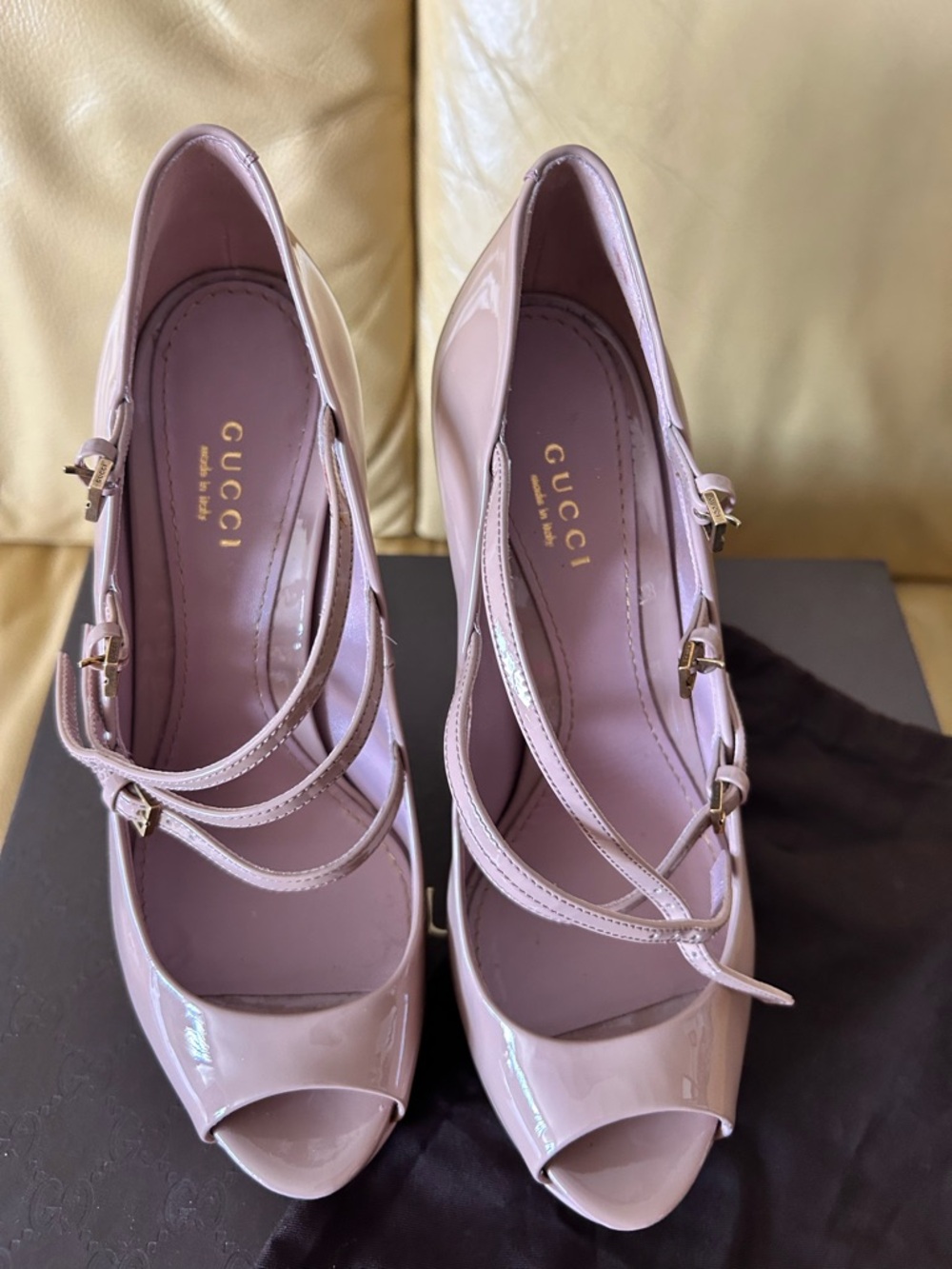 Gucci Lavender Patent Peep-Toe Platform Heels with Triple Straps - Picture 3 of 7